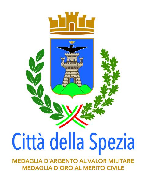 La Spezia è una delle prima città ad essersi dotata di un regolamento comunale che disciplina il volontariato all'interno del canile.Suddetto regolamento è stato approvato con la Deliberazione del Consiglio Comunale n. 40 del 21.11.2016 su nostra proposta e stesura e con l'appoggio dei consiglieri comunali Edmondo Bucchioni, Roberto Masia, Giulio Guerri e Marcello Delfino.L'ideazione ed approvazione di questo regolamento si è resa necessaria per impedire che si verificassero nuovamente fatti incresciosi come quelli del 2016, in cui noi volontari siamo stati completamente estromessi dal canile municipale allora gestito da una cooperativa, che aveva demandato il coordinamento dei volontari ad un'associazione scelta dalla cooperativa stessa. L'accesso a un canile municipale deve essere infatti garantito a volontari appartenenti a qualsiasi associazione e non può in alcun modo essere impedito, se non in caso di fatti gravi e comprovati a danno degli animali presenti in struttura.Quell'anno invece l'attività di volontariato è stata sospesa per due mesi, salvo poi essere ripresa solo dopo numerose nostre proteste e l'istituzione di una commissione comunale per discutere della questione e che ha deliberato all'unanimità il nostro reintegro come volontari in canile. Due mesi difficili in cui abbiamo potuto vedere i cani solo come visitatori, scortati dalle coordinatrici dell'associazione che gestiva il volontariato in canile. E questo fu solo il culmine di mesi e mesi di limitazioni a seguito di segnalazioni da noi fatte riguardo a varie negligenze ed inottemperanze da parte della gestione verso gli animali presenti in struttura.
Per questo nel regolamento sono specificati diversi punti importanti, come ad esempio il fatto che ai volontari sia concesso il libero acesso alla struttura tutti i giorni ed in qualsiasi orario purchè in presenza di almeno un operatore, o che i nuovi volontari debbano muoversi all'interno del canile solo in compagnia di volontari già autonomi, o ancora che il volontario abbia libero acesso a tutte le aree della struttura , salvo gravi problemi sanitari.
Un altro punto molto importante è l'articolo 6 che stabilisce che 